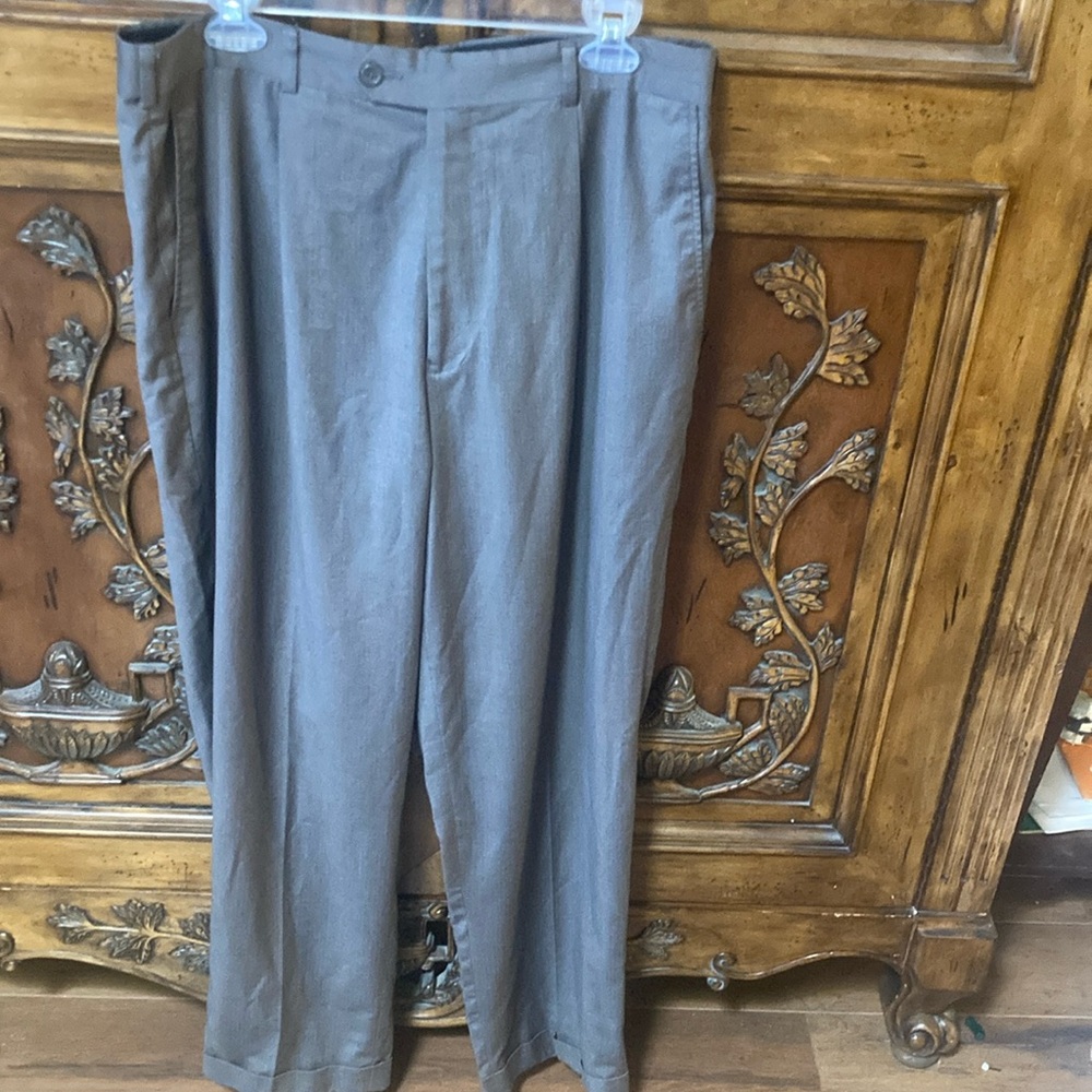 Alfani Gray Classic Style Dress Pants Size 36 x 32, EUC